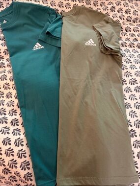 NWOT 2-pack Men’s adidas Tee Duo in Teal and Olive Green, Small